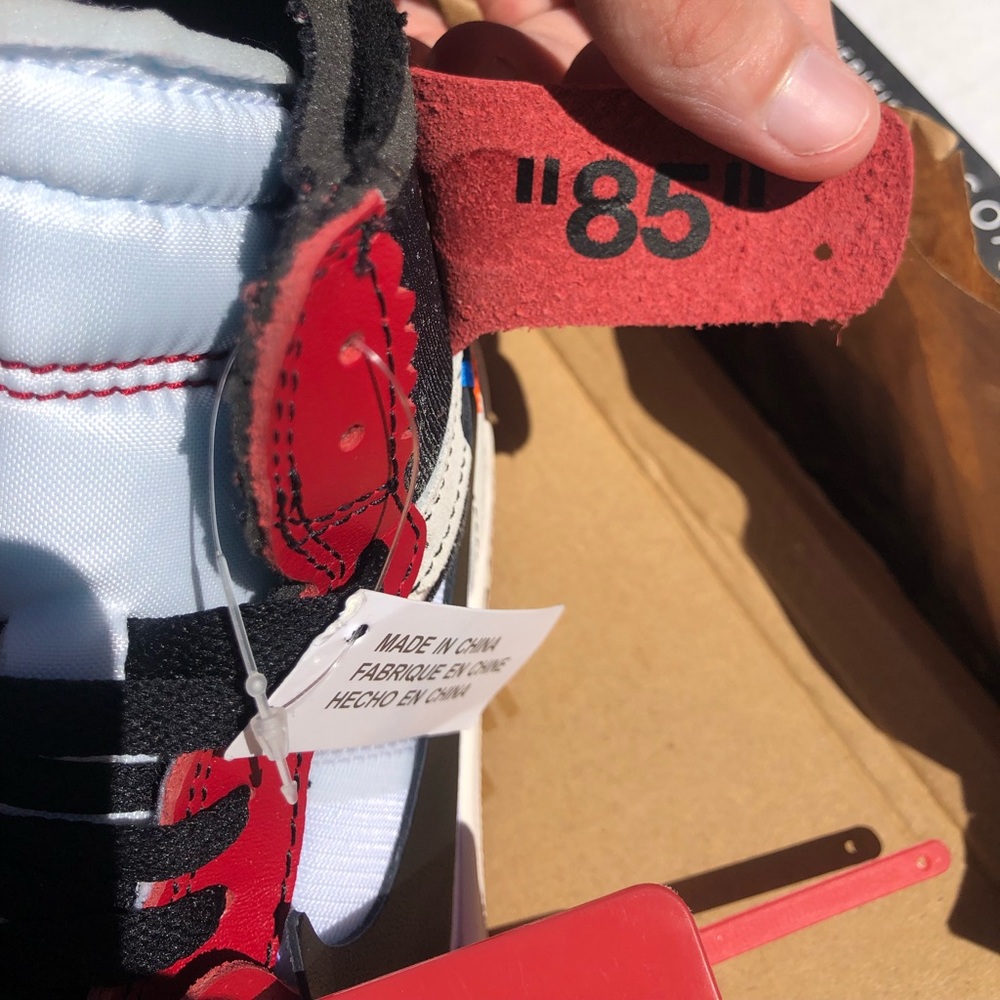Off-White “ Chicago “ Air Jordan 1 - Picture 6 of 8